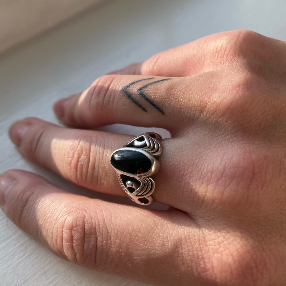 Black onyx ring